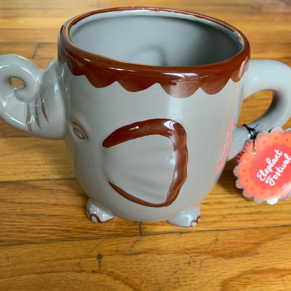 Unique elephant coffee mug NWT